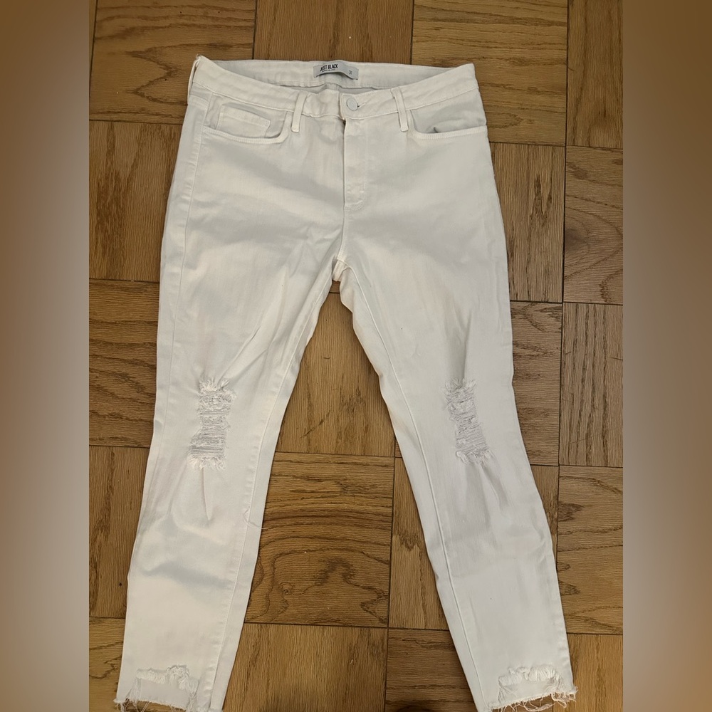 Just Black Denim size 31 white jeans